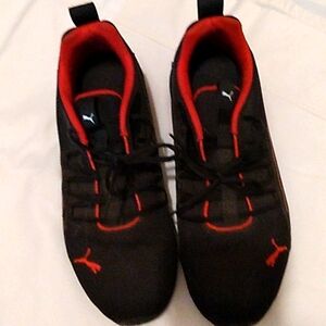 Puma mens athletic shoes sz 13